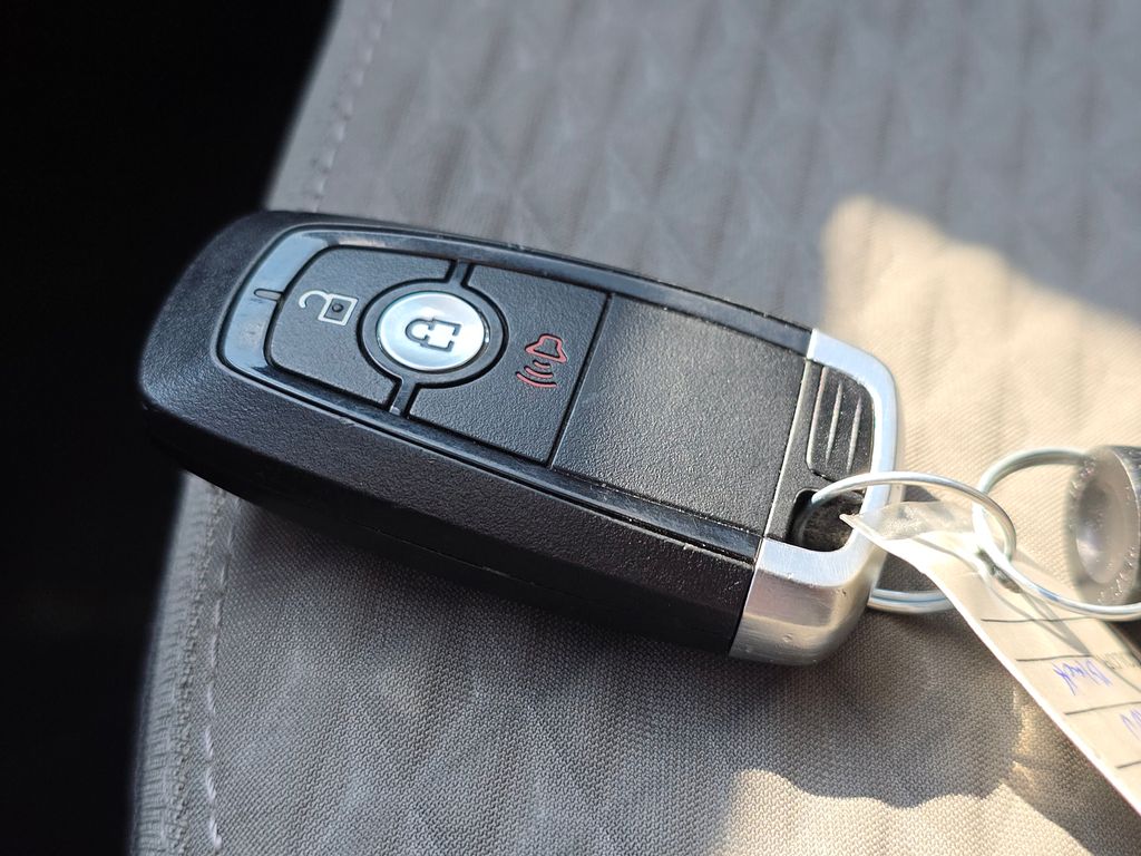 2022 Ford Escape Plug-In Hybrid SE photo 31