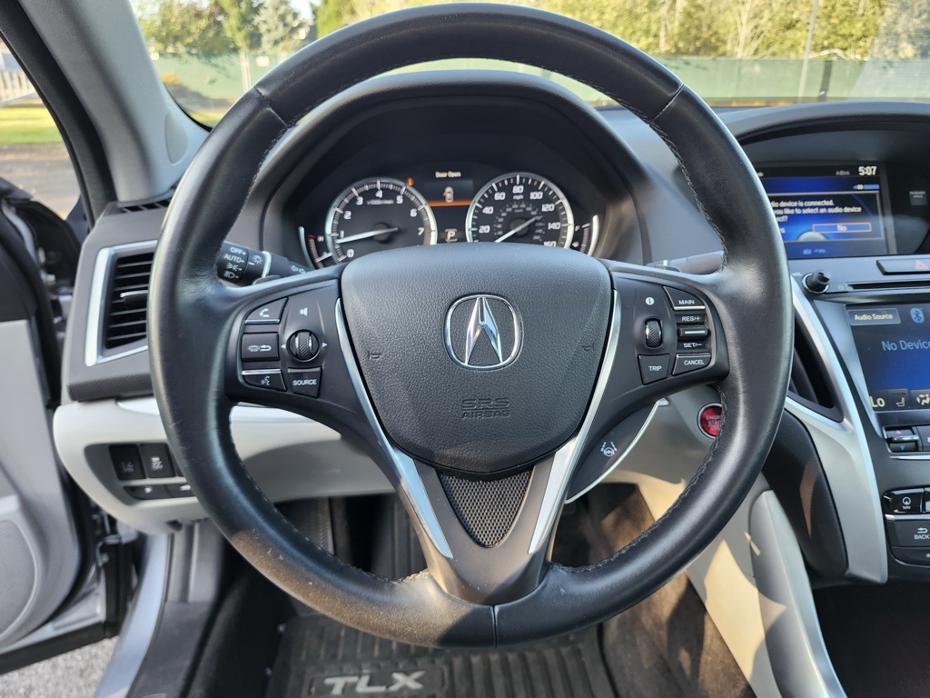 2015 Acura TLX Technology photo 9