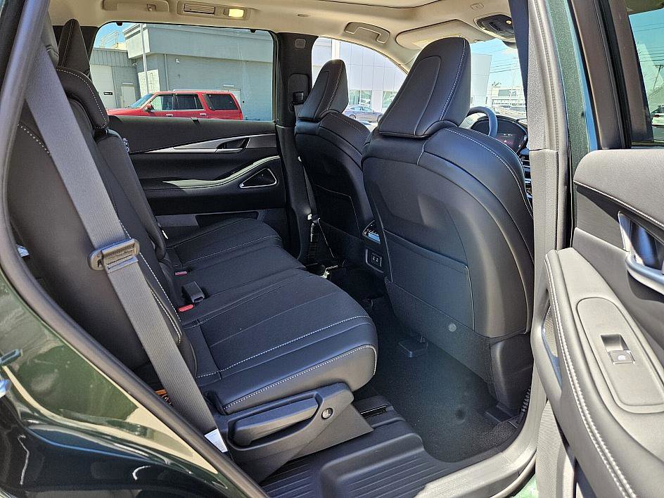 2026 Infiniti QX60 Luxe photo 13