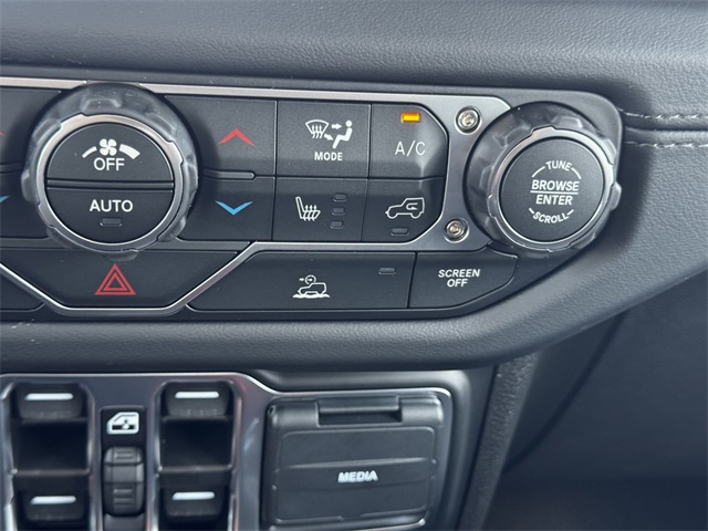 2025 Jeep Gladiator Sport photo 32