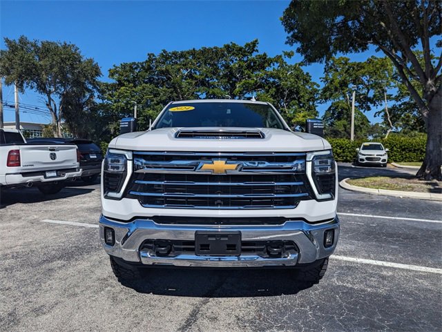 2024 Chevrolet Silverado 2500HD LTZ photo 2