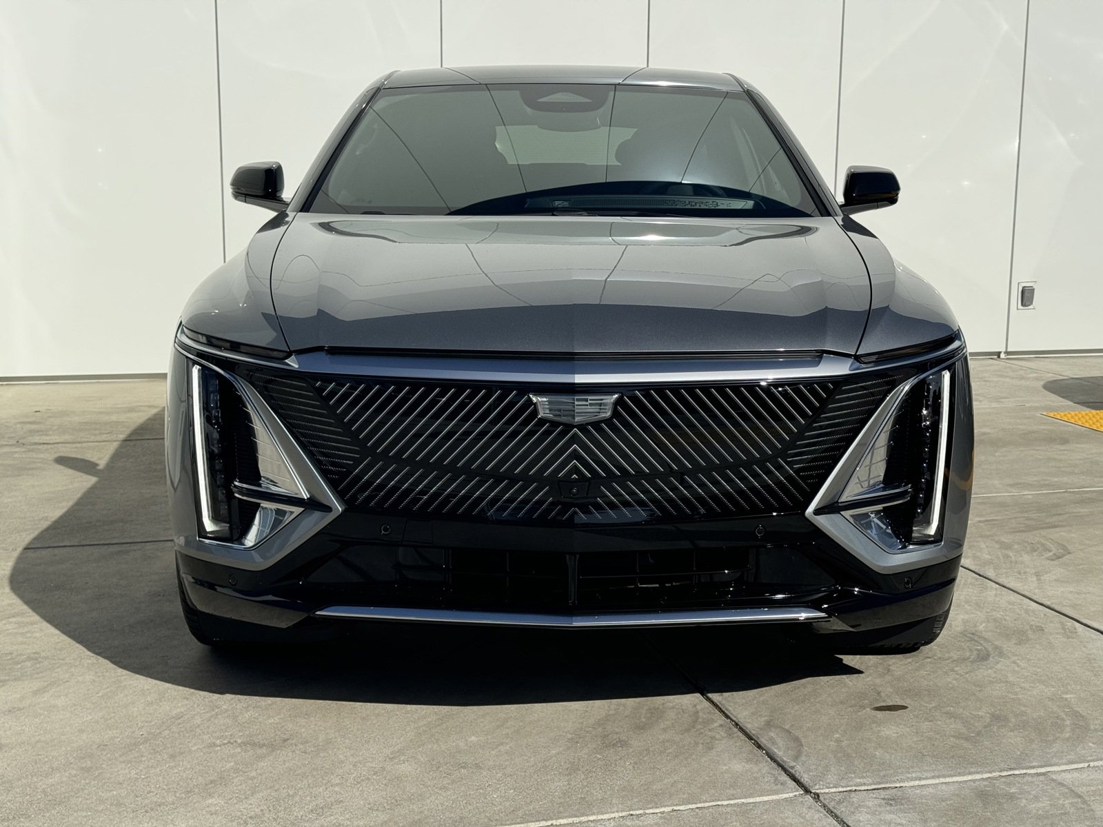 2025 Cadillac Lyriq Luxury photo 3