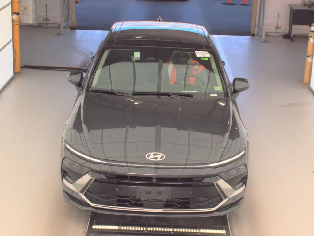 2024 Hyundai Sonata Hybrid Limited photo 2