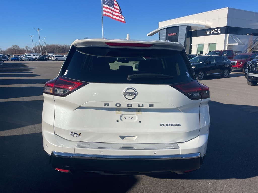 2024 Nissan Rogue Platinum photo 4