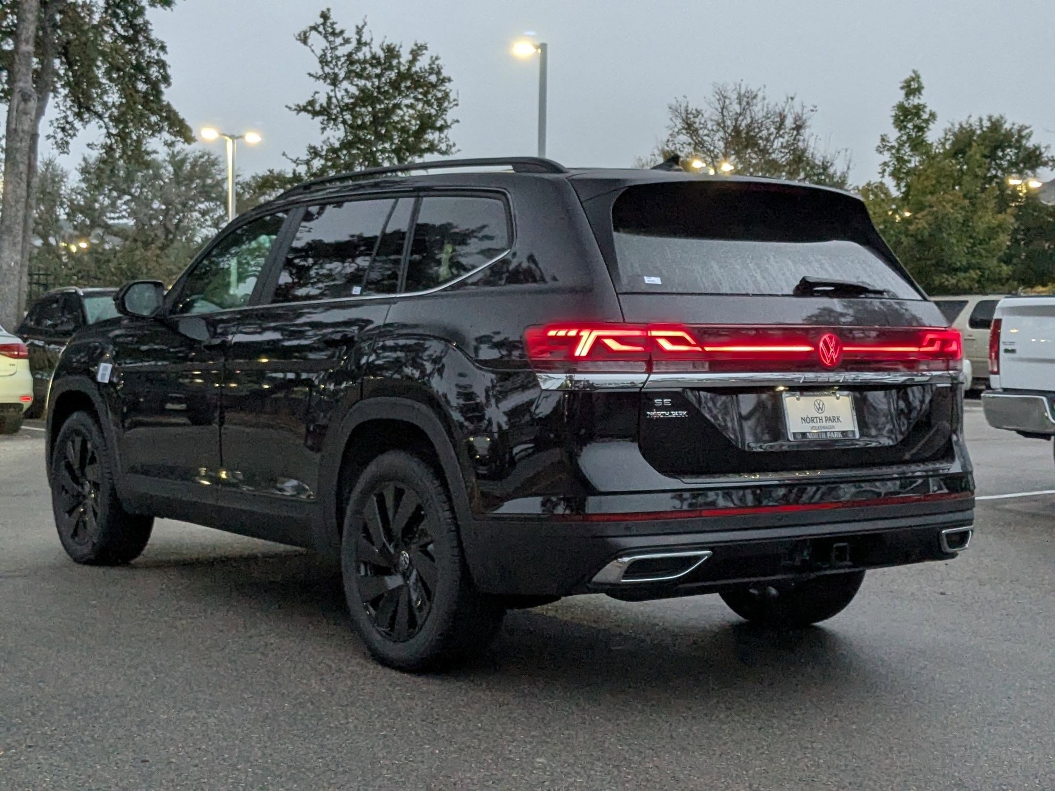 2026 Volkswagen Atlas SE Technology photo 2