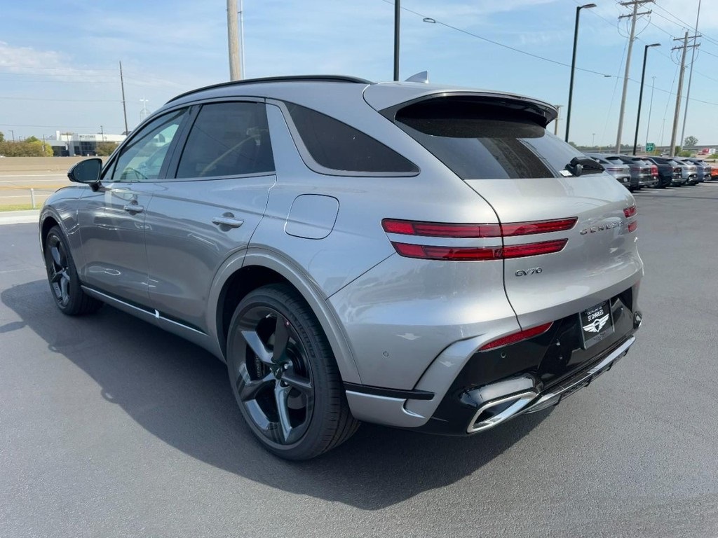 2026 Genesis GV70 2.5T Sport Prestige photo 3