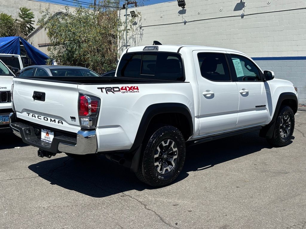 2023 Toyota Tacoma TRD Off-Road photo 3