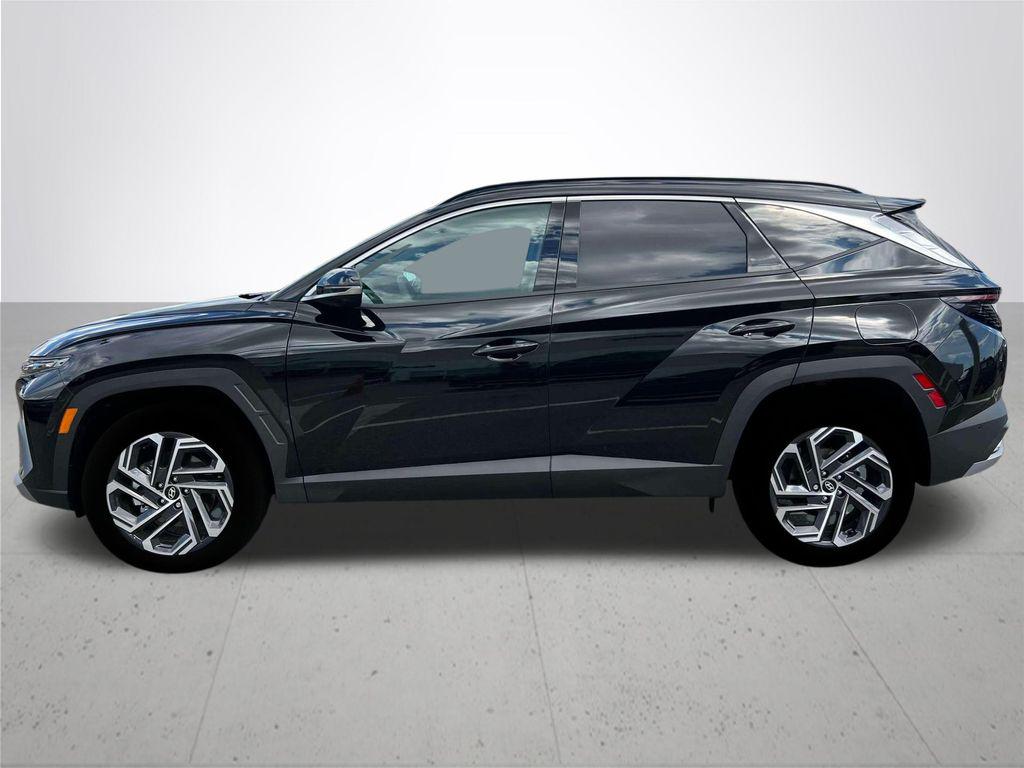 2025 Hyundai Tucson Hybrid Limited photo 2