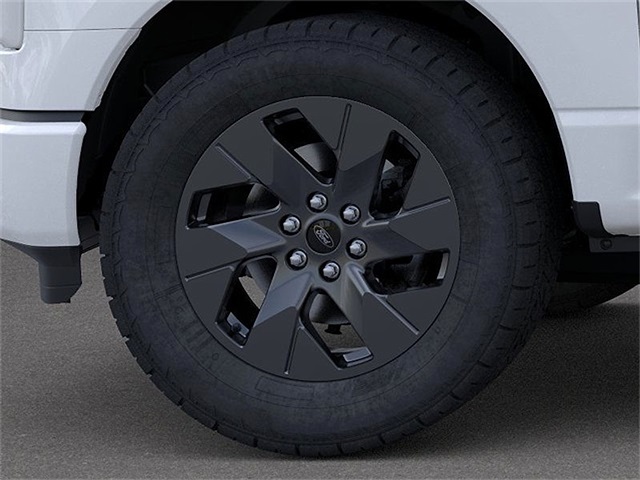 2025 Ford F-150 Lightning photo 18