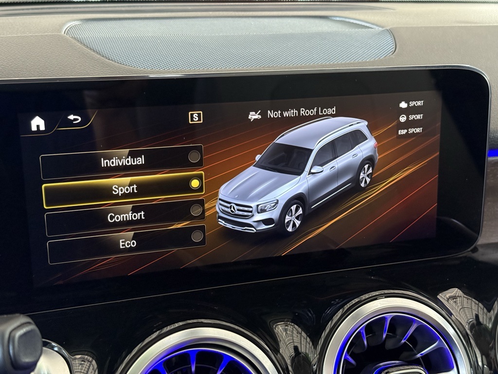 2023 Mercedes Benz GLB 250 photo 3