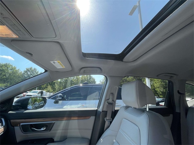 2017 Honda CR-V Touring photo 12