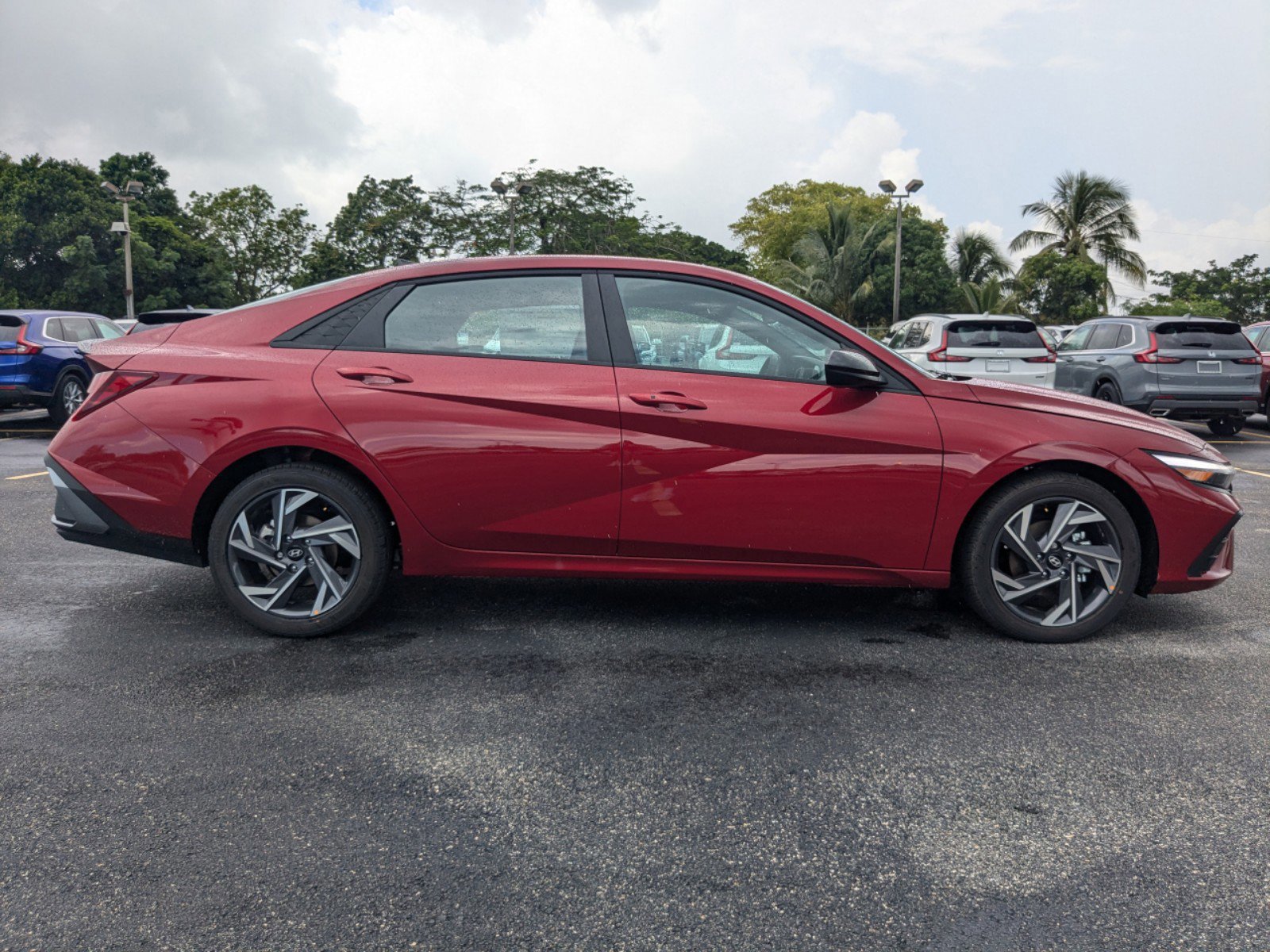 2025 Hyundai Elantra SEL Sport photo 4