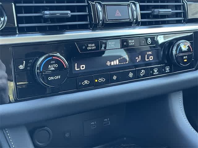 2025 Nissan Pathfinder SL photo 18