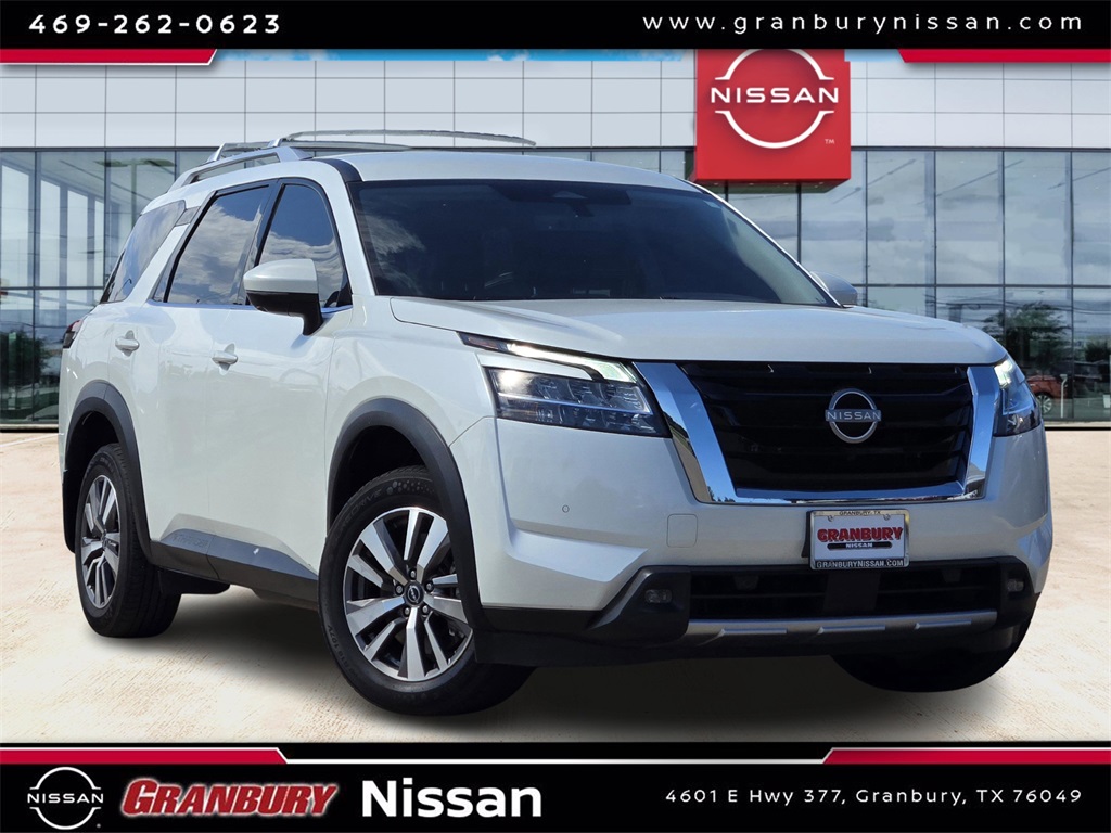 2023 Nissan Pathfinder SL's photo