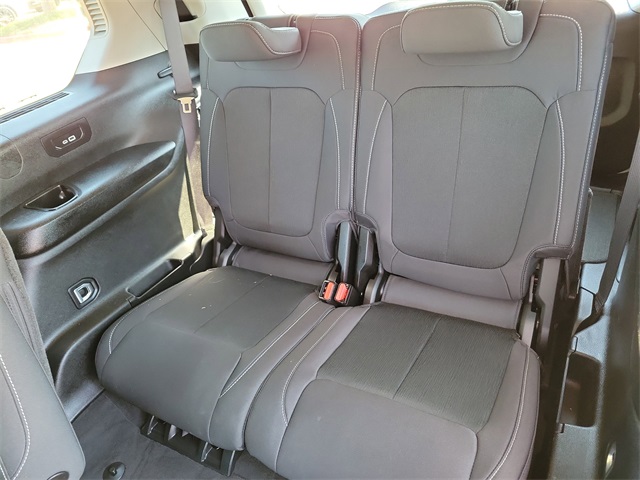 2023 Jeep Grand Cherokee Laredo photo 9