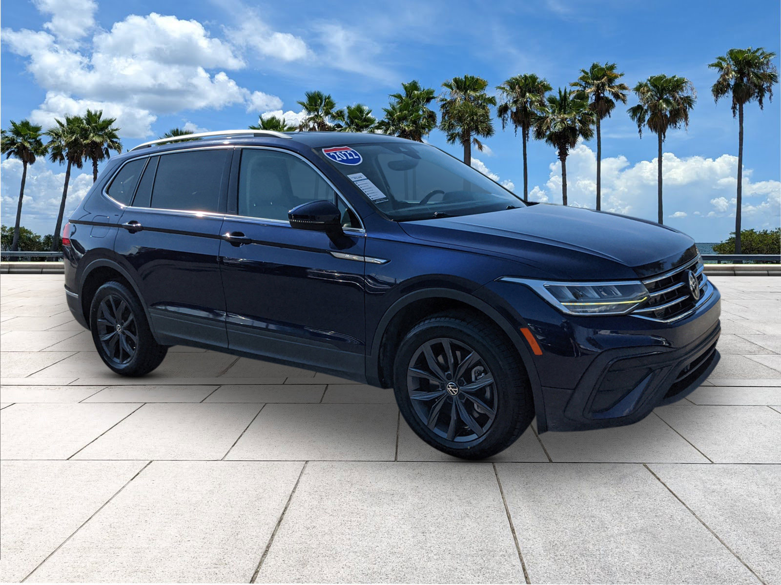 2022 Volkswagen Tiguan SE photo 2