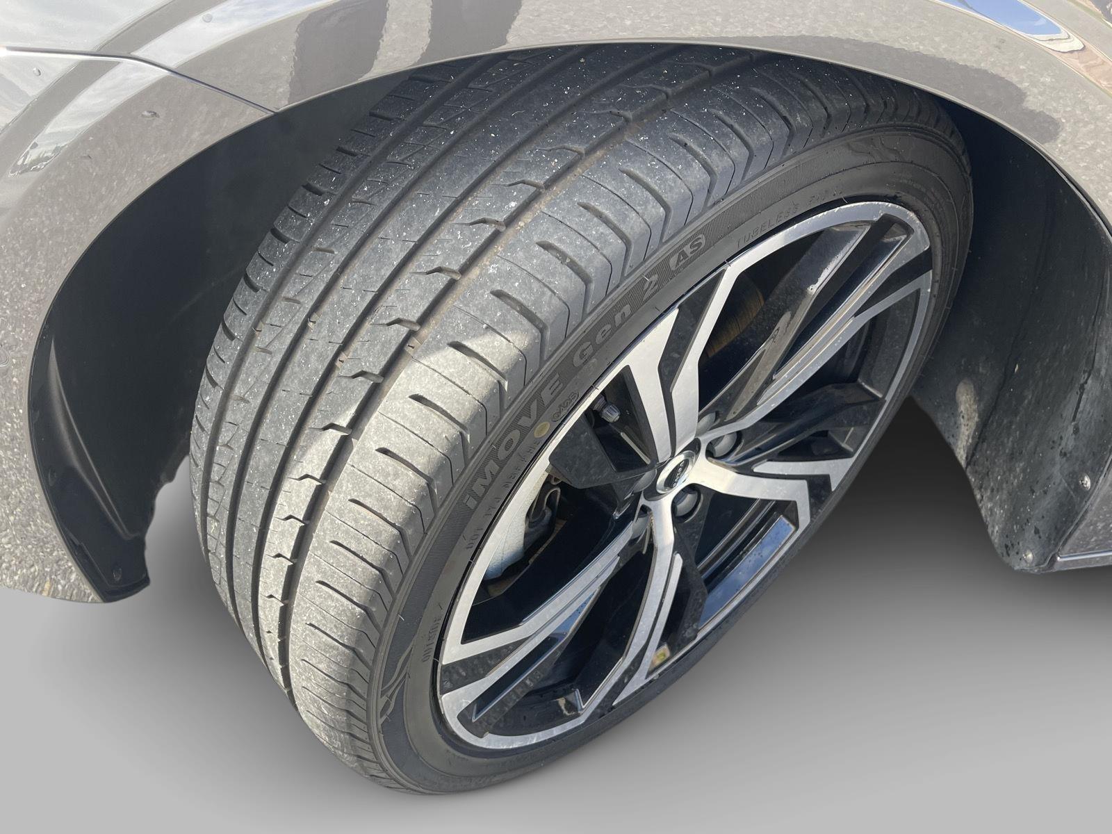 2024 Volvo S60 Plus photo 3