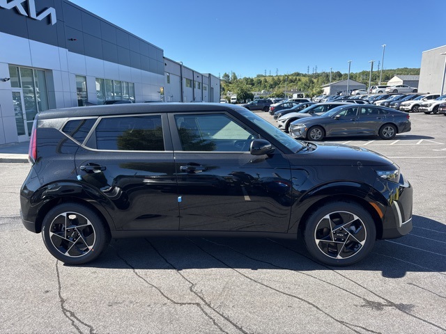 2025 Kia Soul EX photo 2