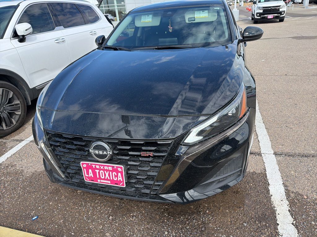 2024 Nissan Altima 2.5 SR photo 3