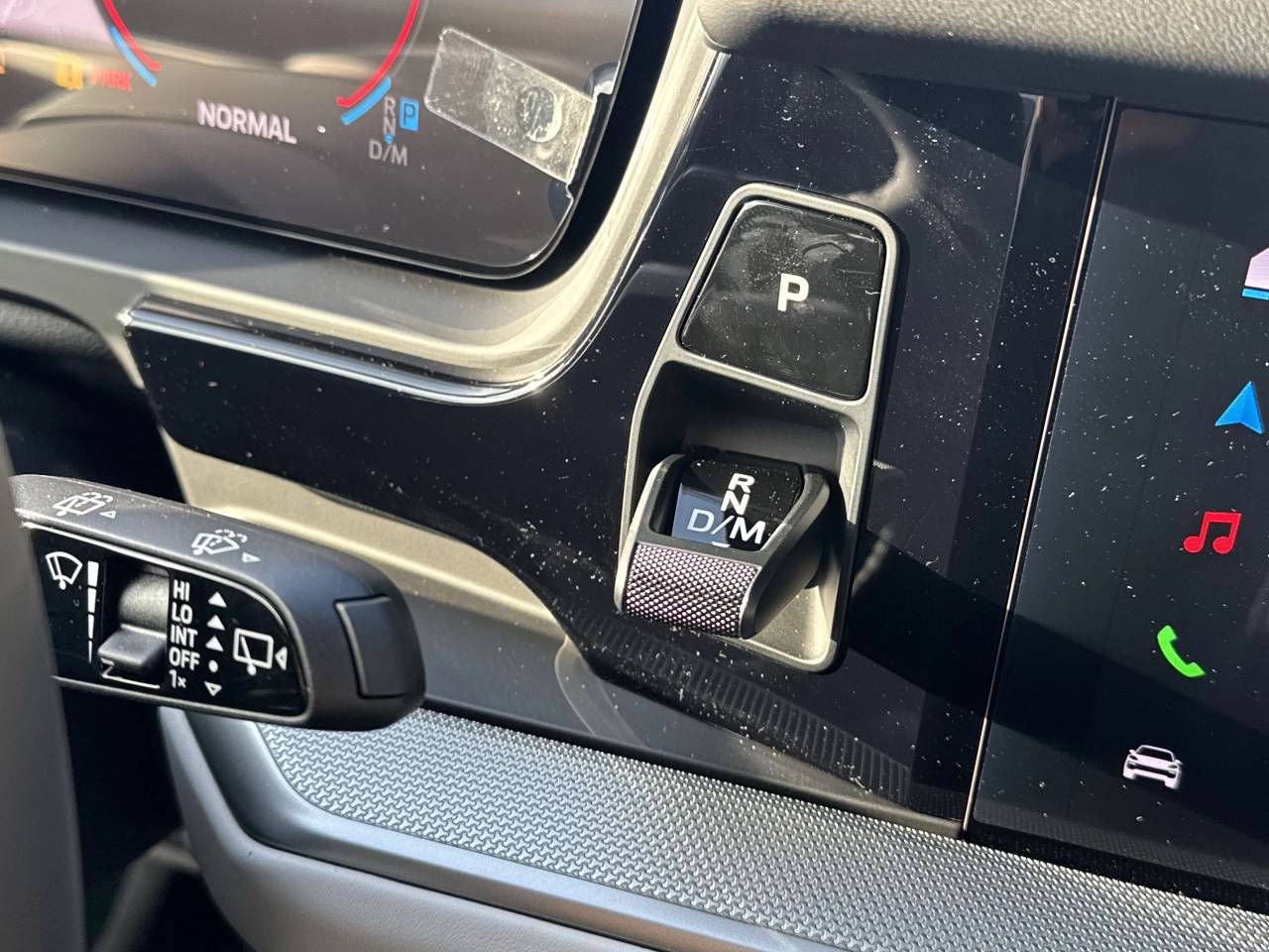 2025 Porsche Cayenne Base photo 13