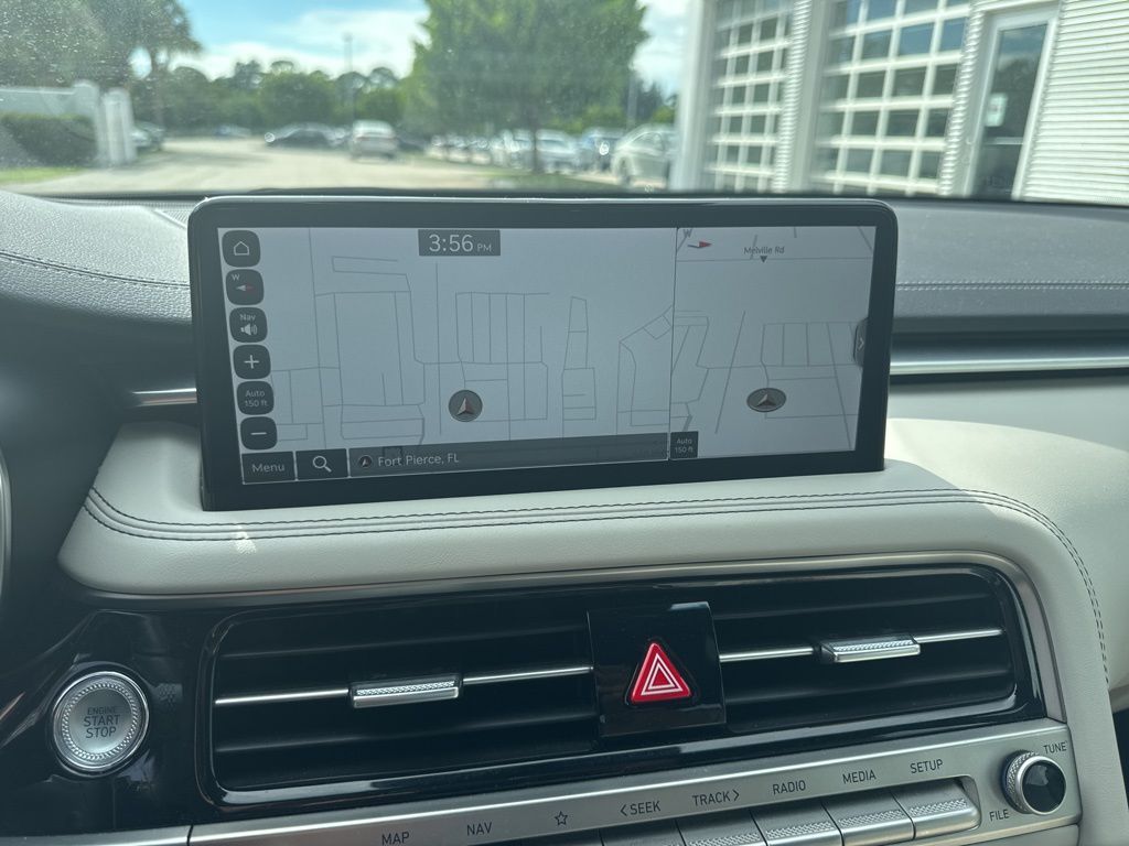 2024 Genesis G70 2.5T photo 13