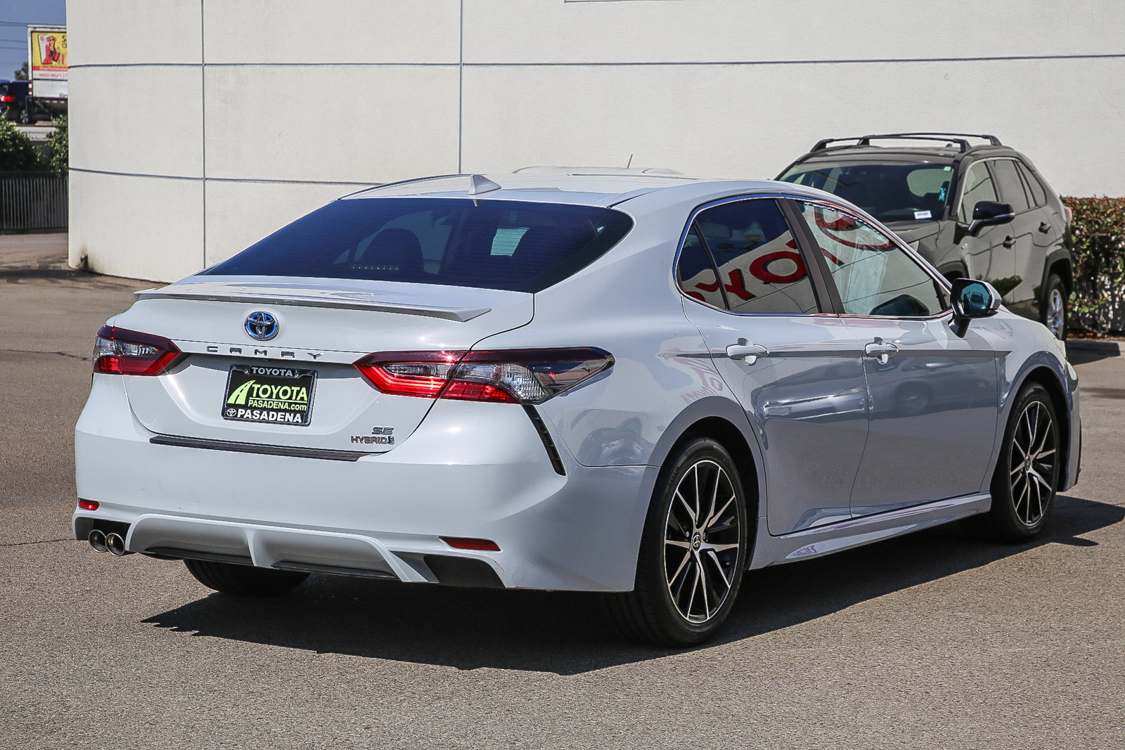 2024 Toyota Camry Hybrid SE photo 5