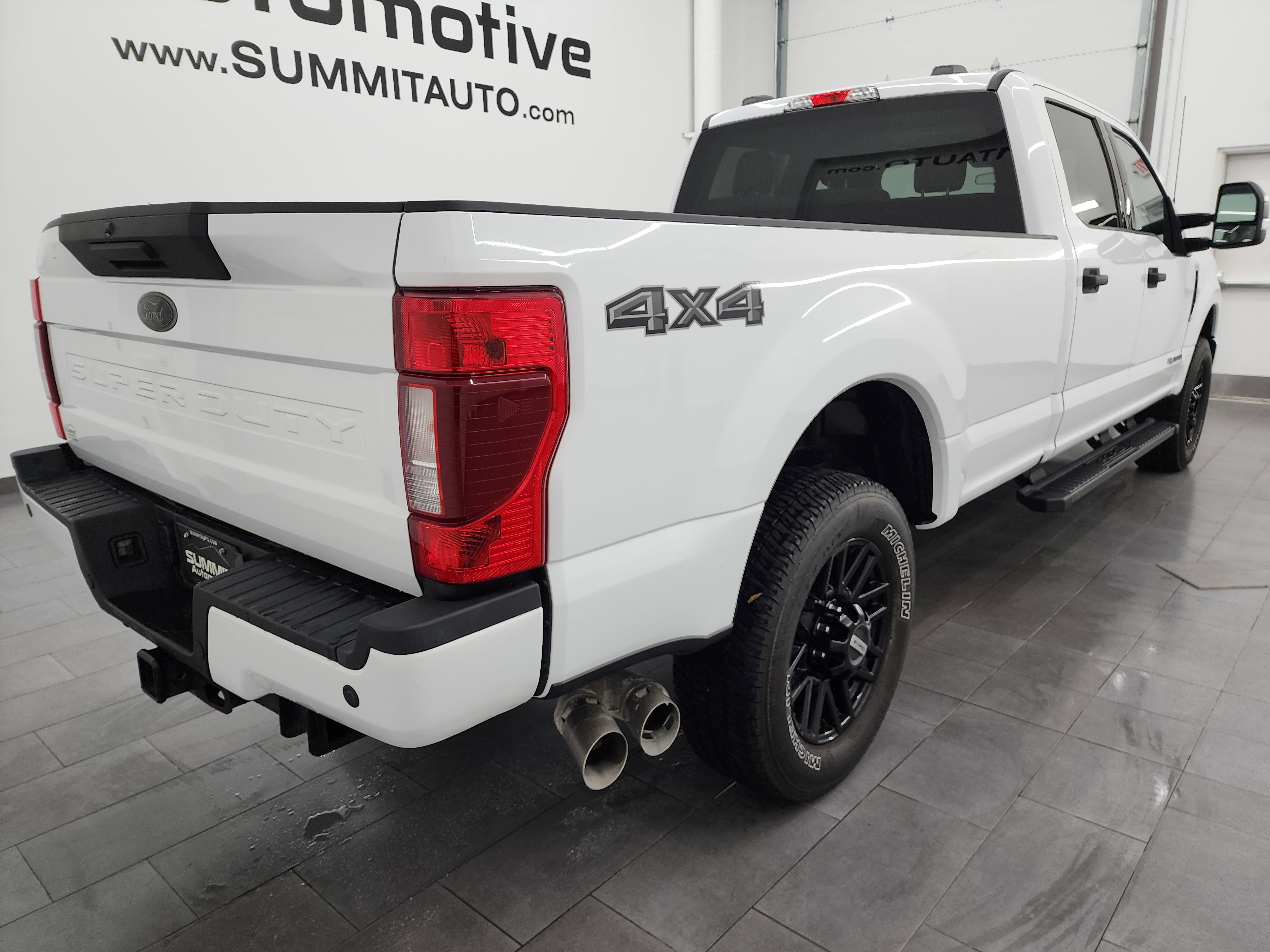 2022 Ford F-350 photo 2
