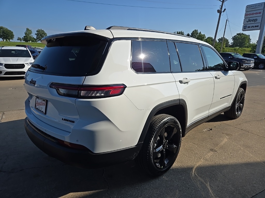 2025 Jeep Grand Cherokee Limited photo 2