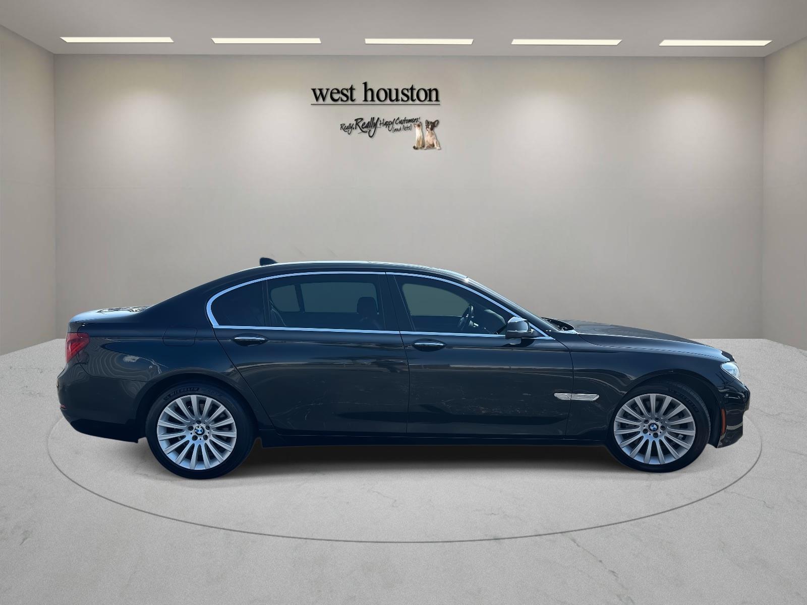 2013 Bmw 740Li Sedan photo 3
