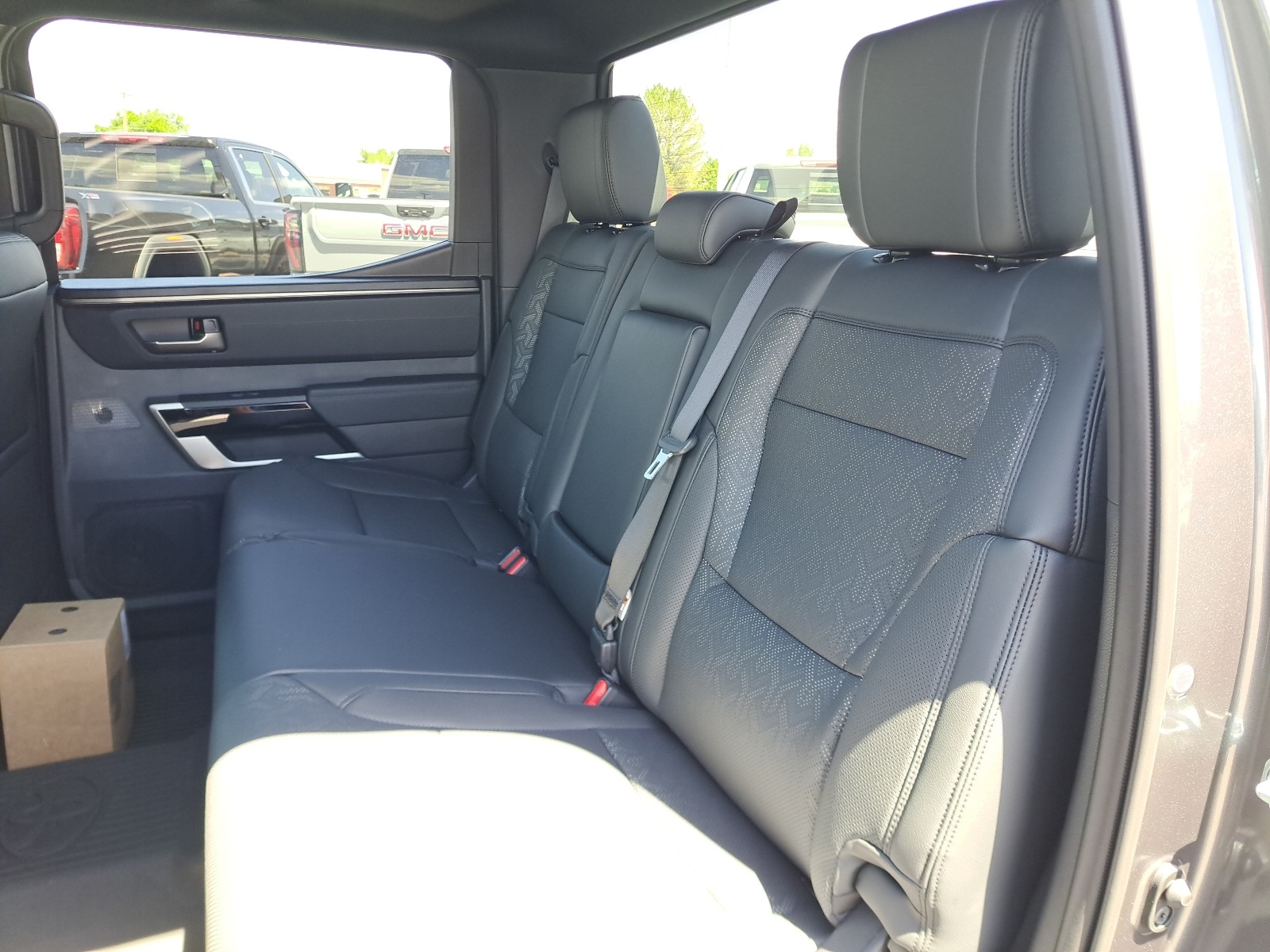 2025 Toyota Tundra Limited CrewMax photo 21