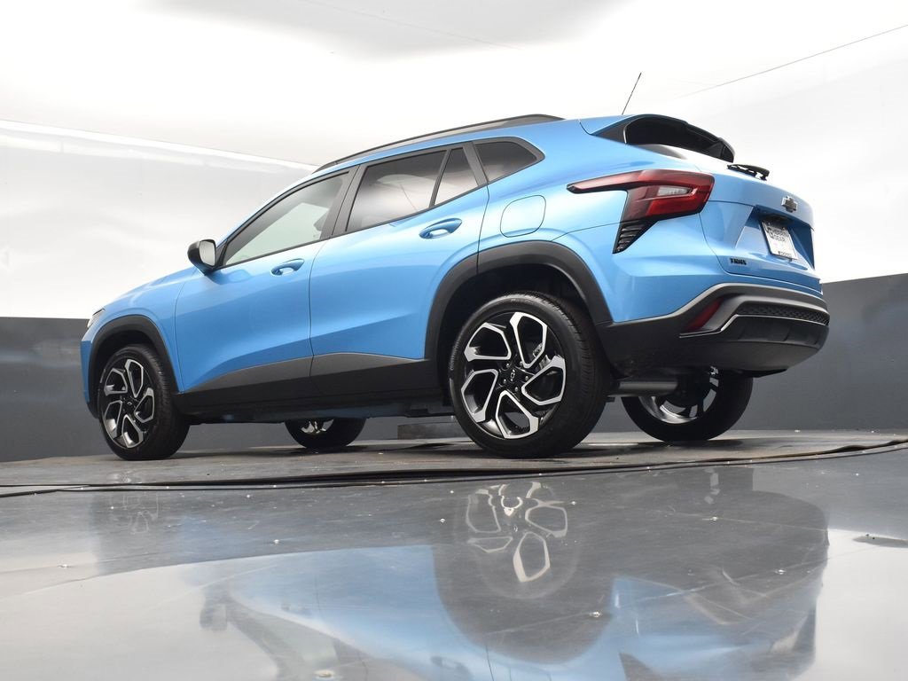 2025 Chevrolet Trax photo 37