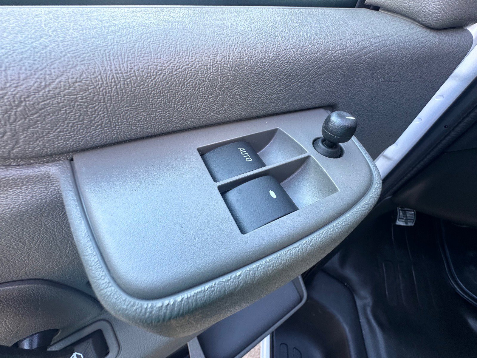 2025 Gmc Savana Cargo 2500 photo 5