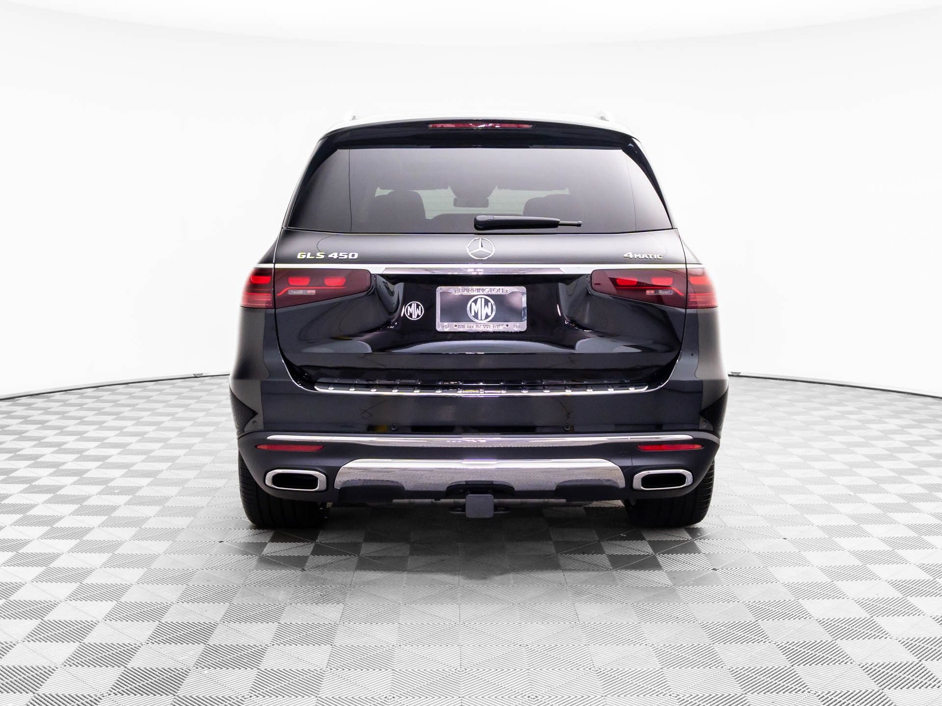 2026 Mercedes Benz GLS 450 4MATIC photo 4