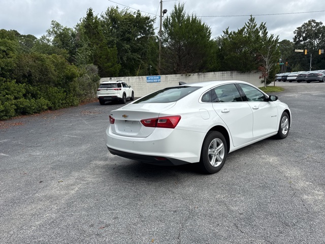 2024 Chevrolet Malibu LS photo 3