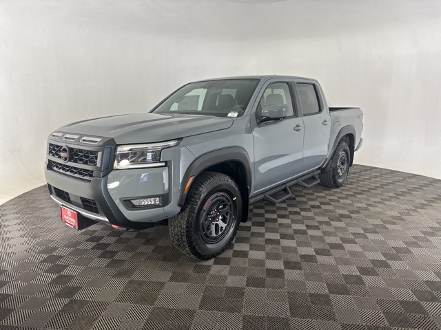 2025 Nissan Frontier PRO-4X photo 3