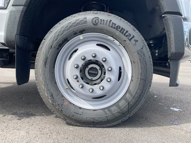 2025 Ford F-450 photo 6