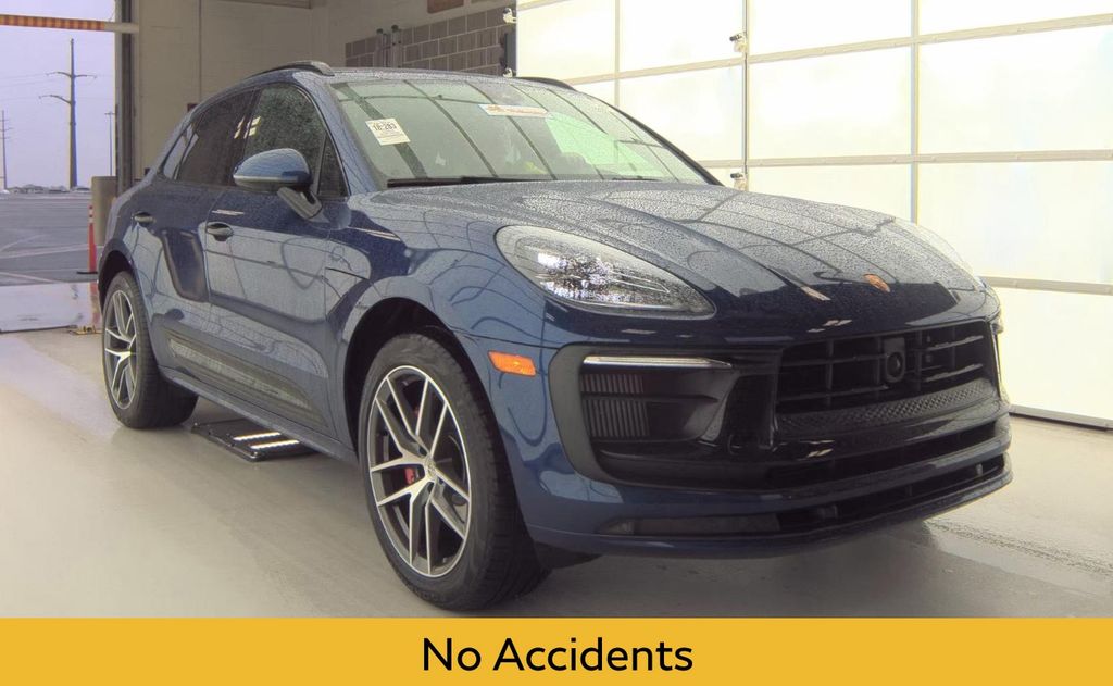 2023 Porsche Macan S photo 3