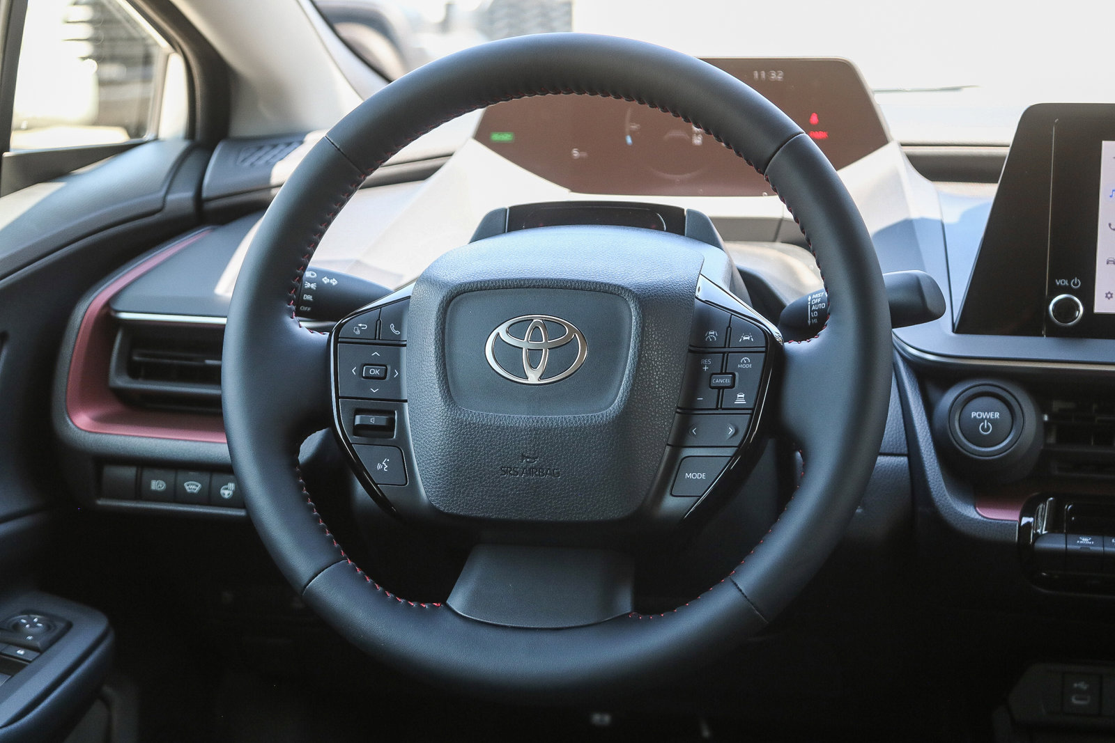 2026 Toyota Prius Plug-in Hybrid SE photo 15