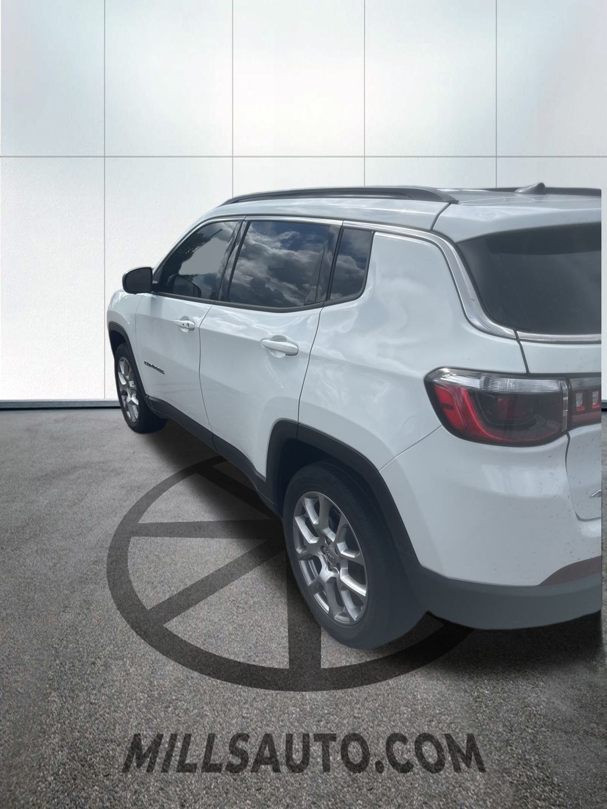 2022 Jeep Compass Latitude Lux photo 5