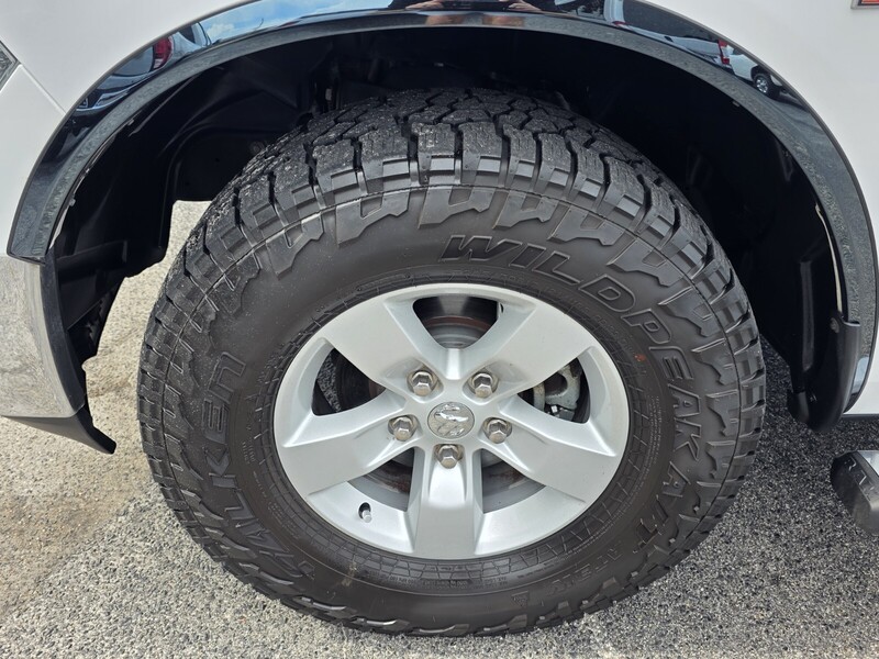 2019 Ram 1500 Classic SLT photo 9