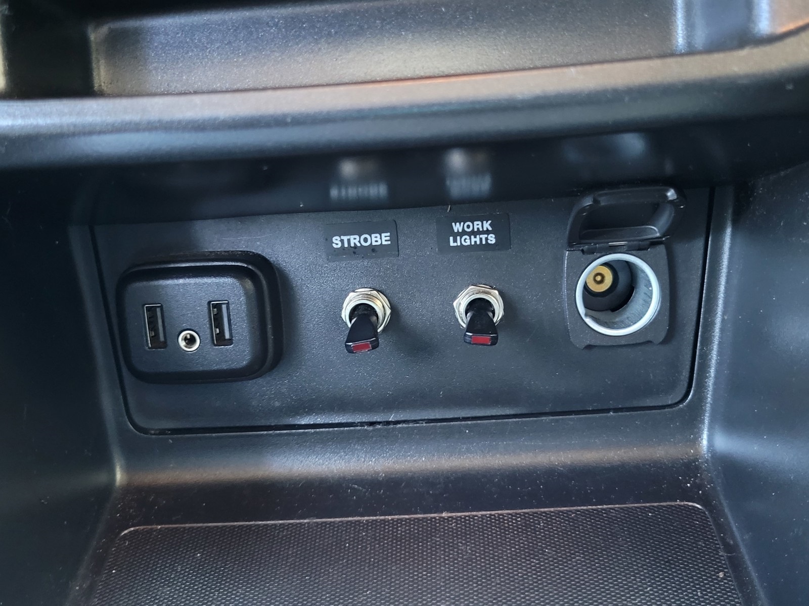 2020 Chevrolet Colorado LT photo 20