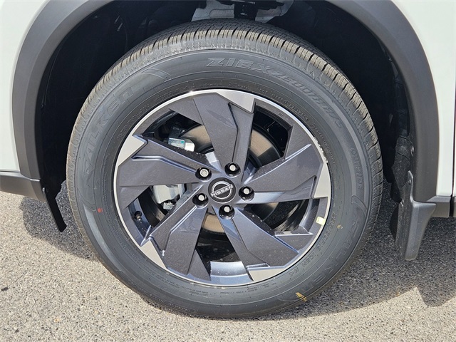 2026 Nissan Rogue SV photo 2