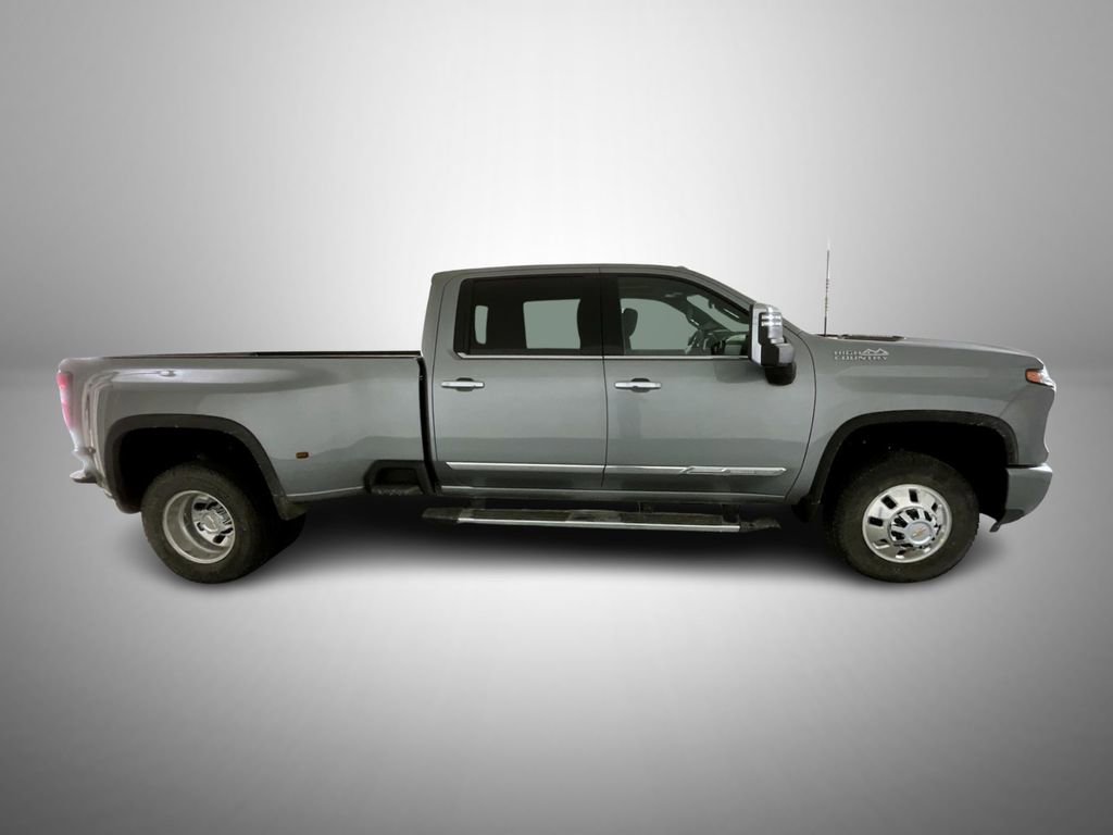 2026 Chevrolet Silverado 3500HD High Country photo 4