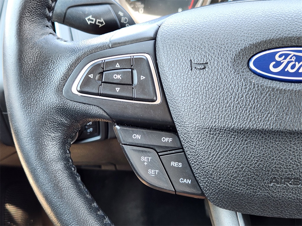 2015 Ford Focus Titanium photo 18