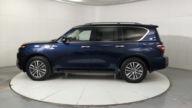 Used 2023  Nissan SL image 2