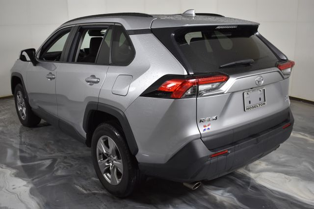 2023 Toyota RAV4 XLE photo 3