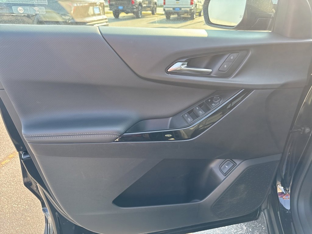 2025 Chevrolet Equinox LT photo 18