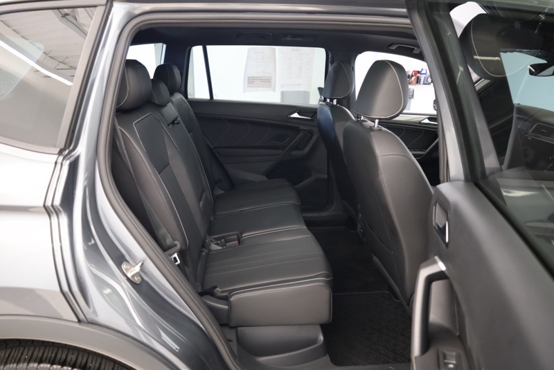 2024 Volkswagen Tiguan SE R-Line Black photo 33