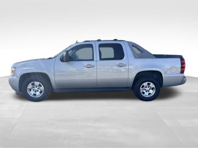 Used 2009 Chevrolet Avalanche  with VIN 3GNEC22049G229612 for sale in Monterey Park, CA