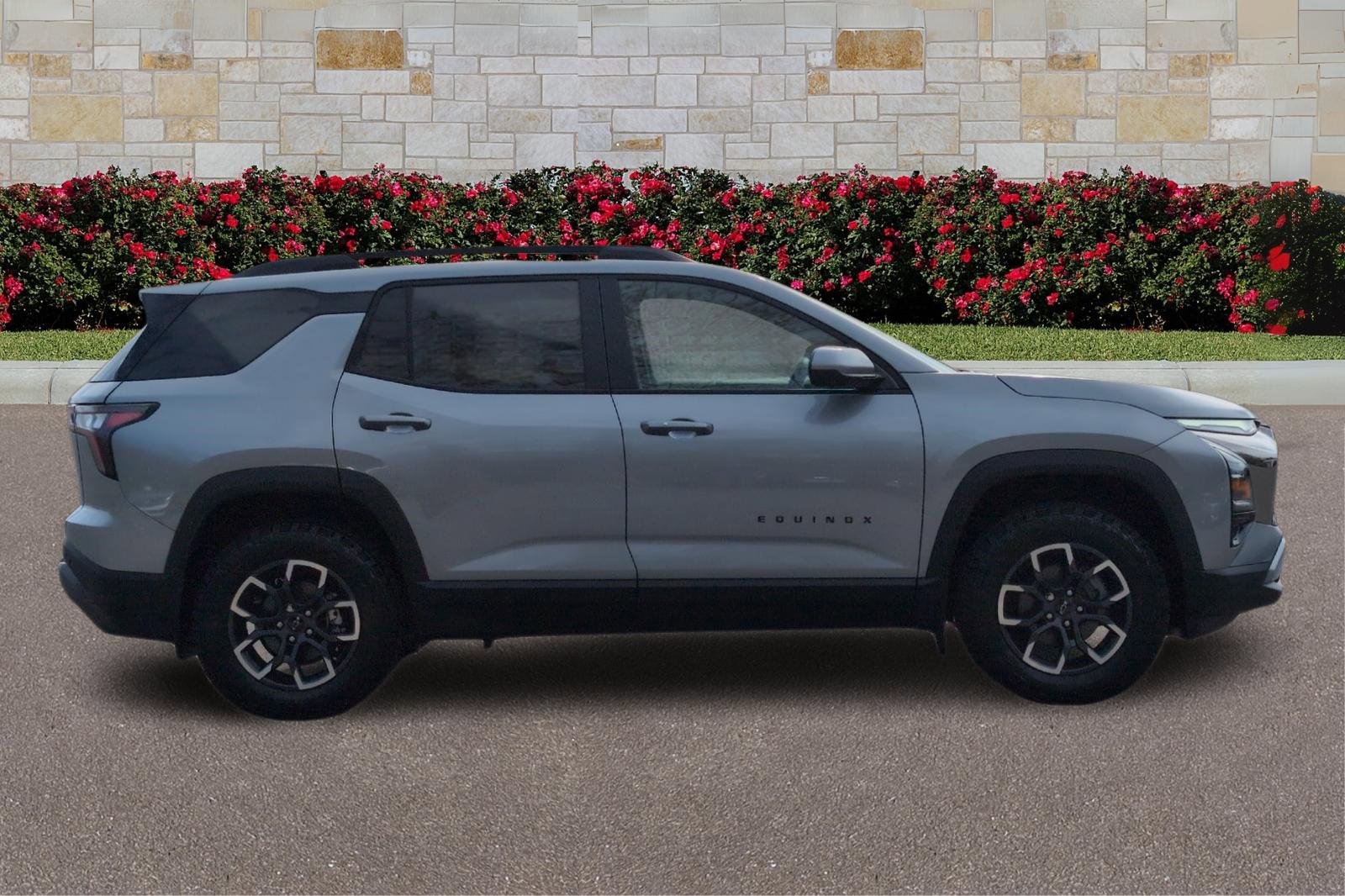 2026 Chevrolet Equinox ACTIV photo 2